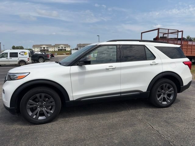 Certified 2024 Ford Explorer XLT w/ Equipment Group 202A