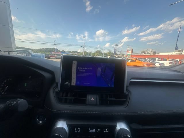 Used 2025 Toyota RAV4 XLE FWD image 10