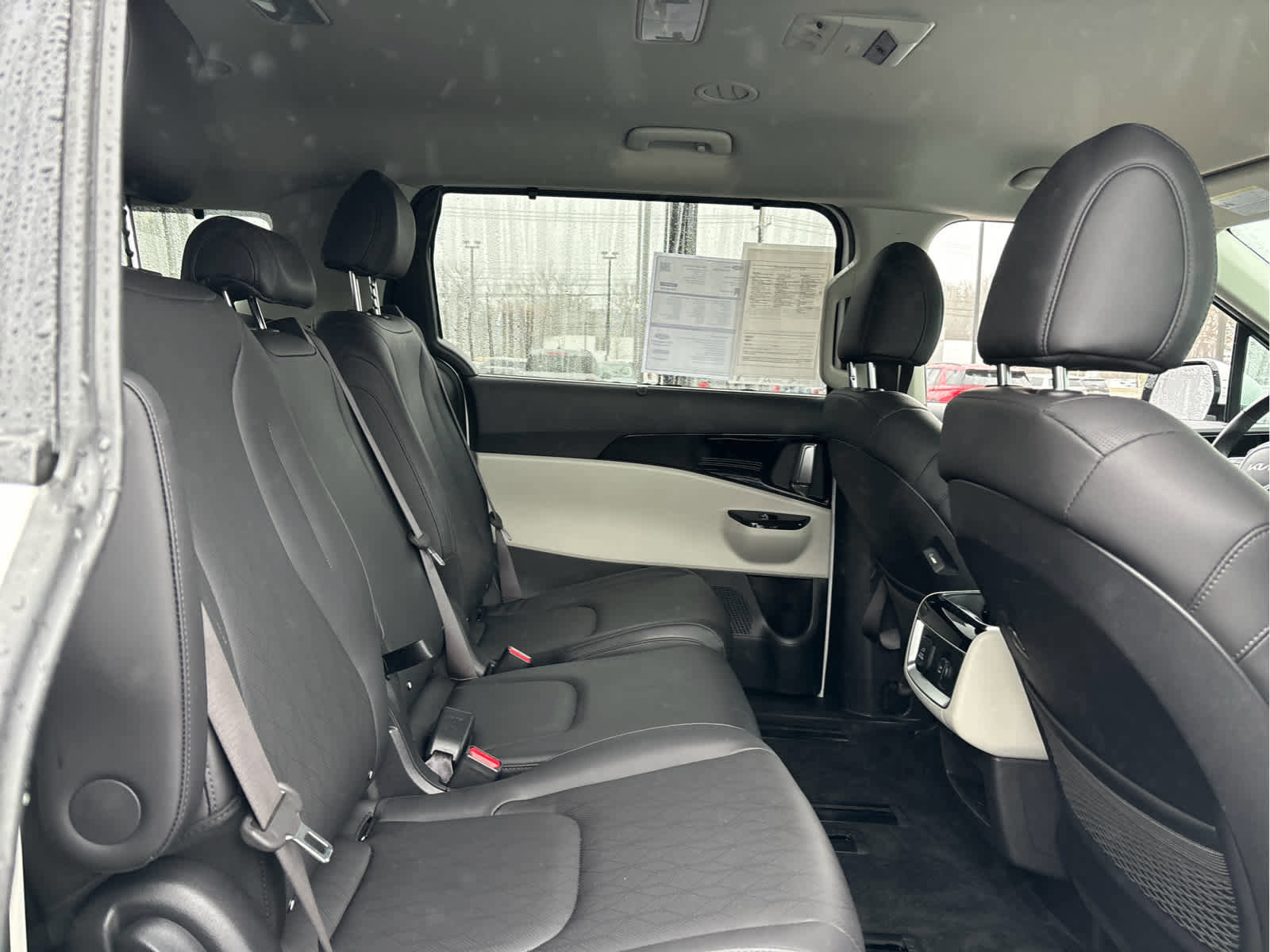 Used 2024 Kia Carnival SX image 30