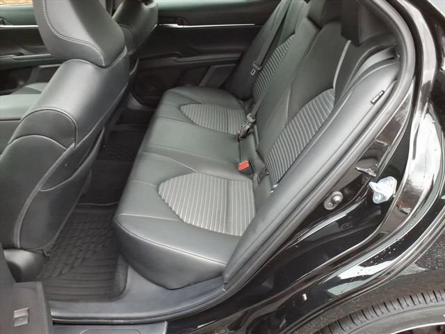 Used 2022 Toyota Camry SE image 17