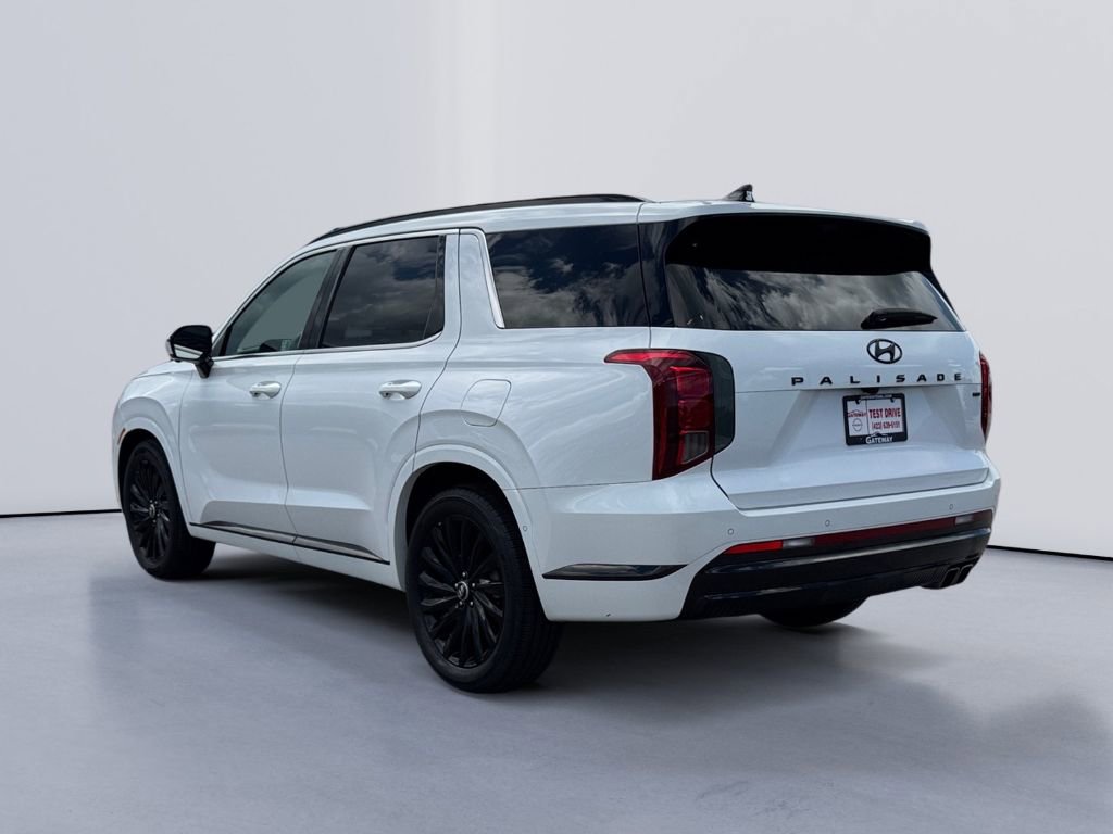 Used 2024 Hyundai Palisade Calligraphy image 3