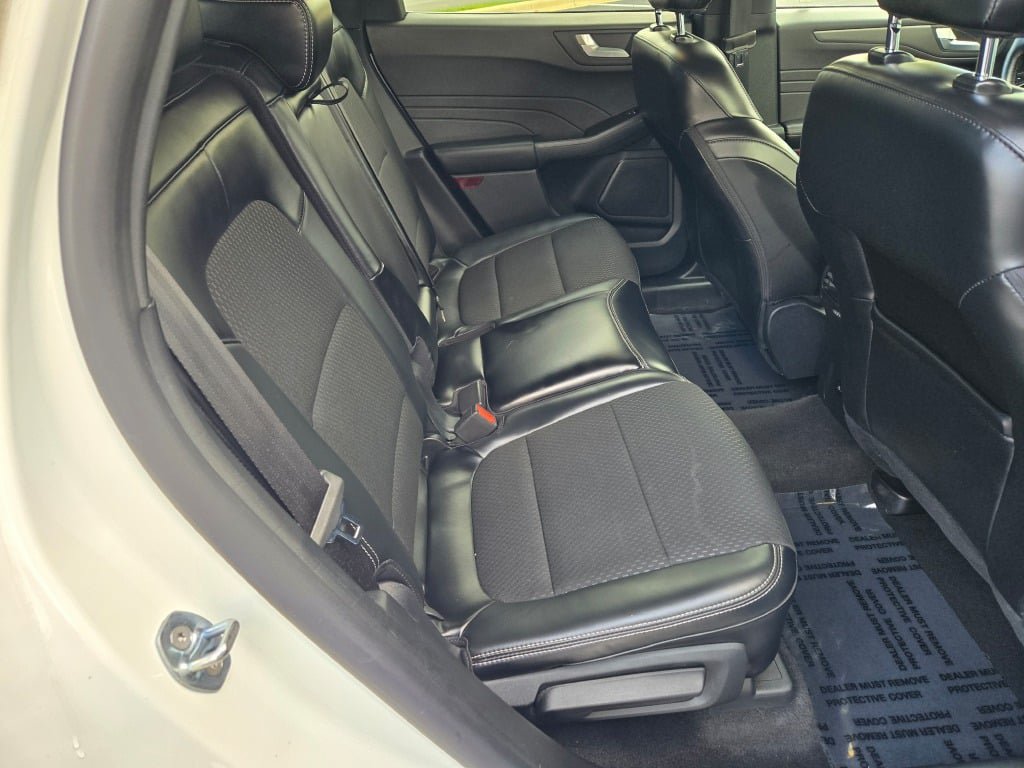 Certified 2025 Ford Escape SE FWD image 9