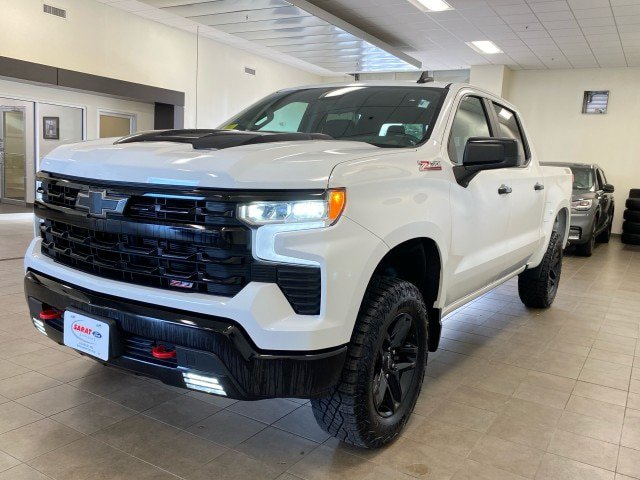 Used 2024 Chevrolet Silverado 1500 LT Trail Boss w/ Convenience Package II AWD/4WD image 4