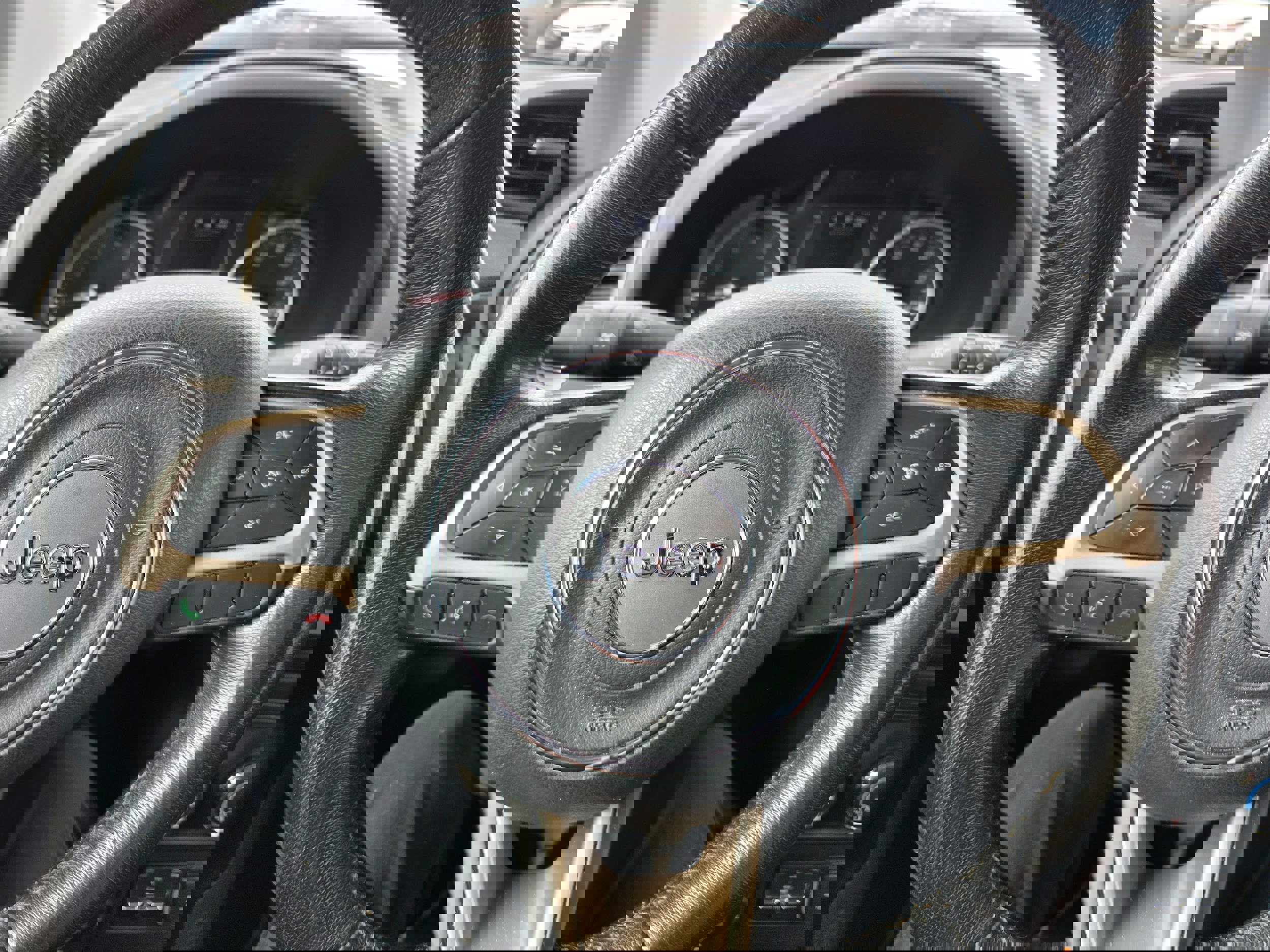 Used 2017 Jeep Renegade Latitude w/ Cold Weather Group image 14