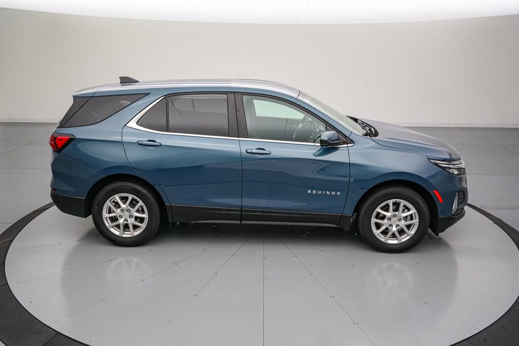 Used 2024 Chevrolet Equinox LT FWD image 3