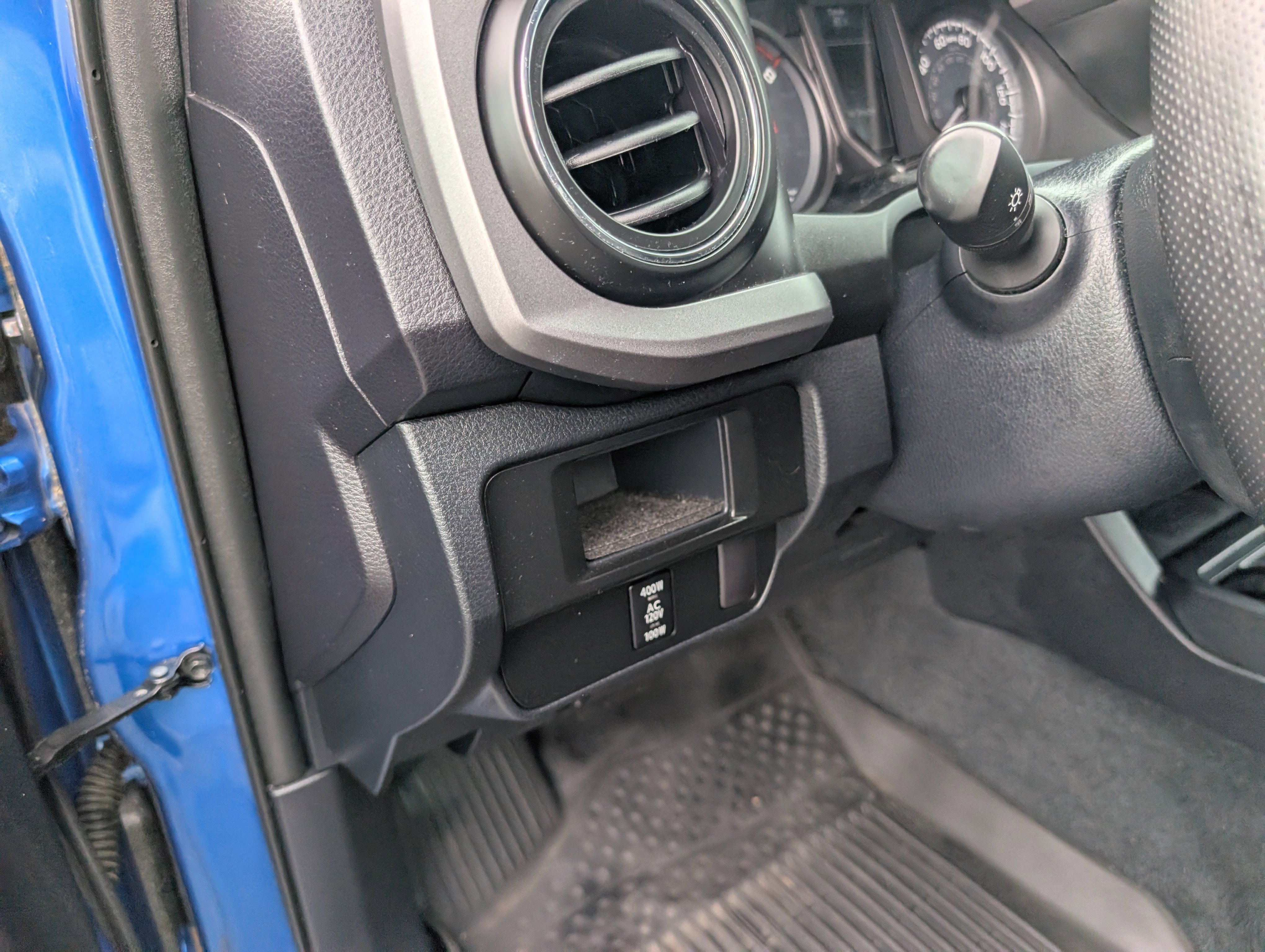 Used 2017 Toyota Tacoma TRD Sport AWD/4WD image 16
