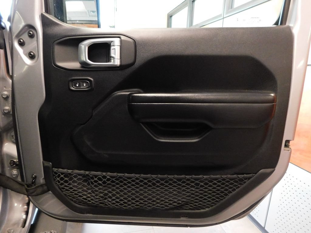 Used 2020 Jeep Gladiator Rubicon w/ Uconnect 4C Nav & Sound Group AWD/4WD image 45