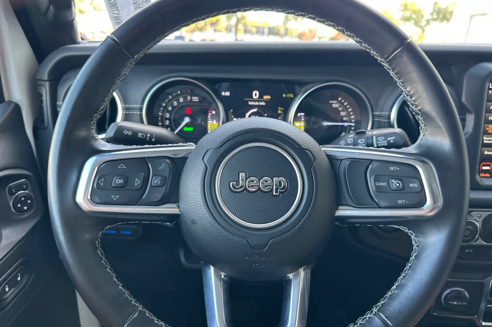 Used 2022 Jeep Wrangler Unlimited Sahara AWD/4WD image 25