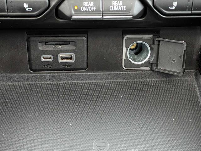 Used 2021 Chevrolet Tahoe Z71 w/ Z71 Off-Road Package image 35