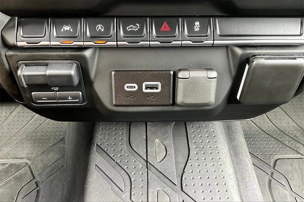 Used 2024 Chevrolet Silverado 1500 Custom image 33