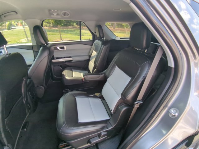 Certified 2022 Ford Explorer XLT w/ Equipment Group 202A RWD image 29