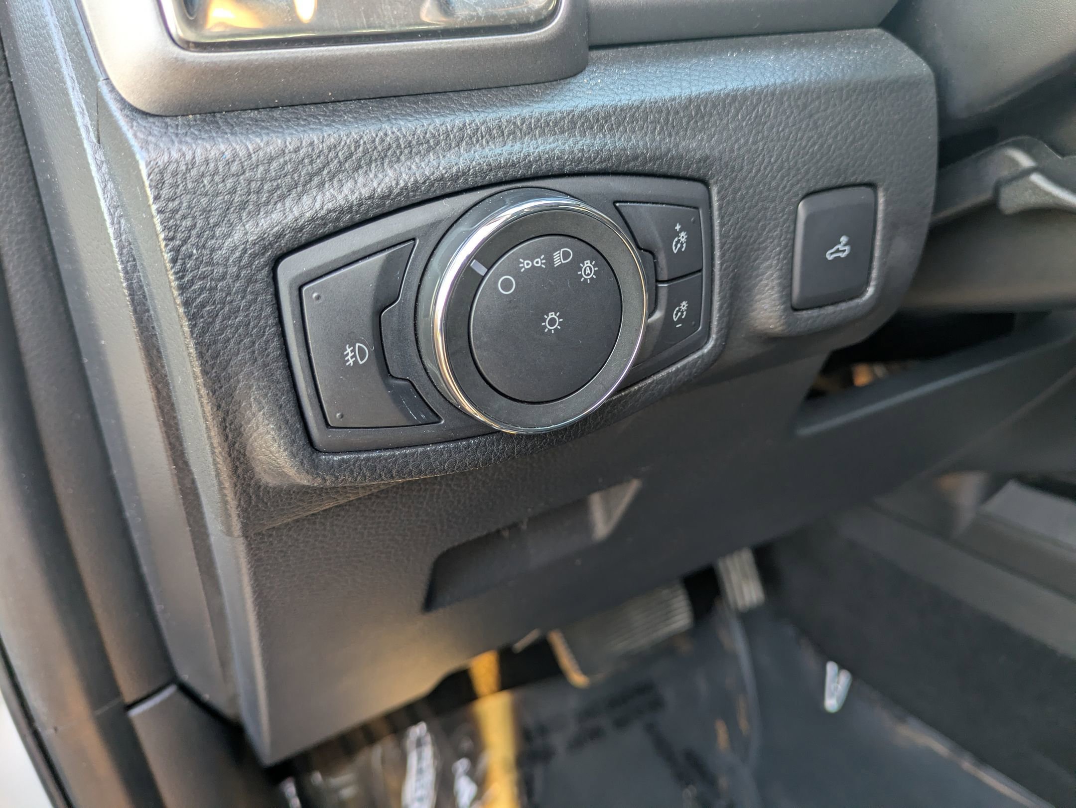 Certified 2019 Ford Ranger XLT w/ Equipment Group 302A Luxury image 15