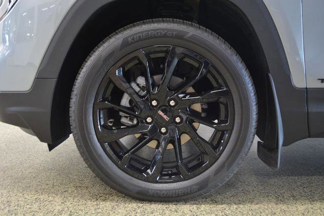 Used 2023 GMC Terrain SLE w/ Driver Convenience Package AWD/4WD image 11