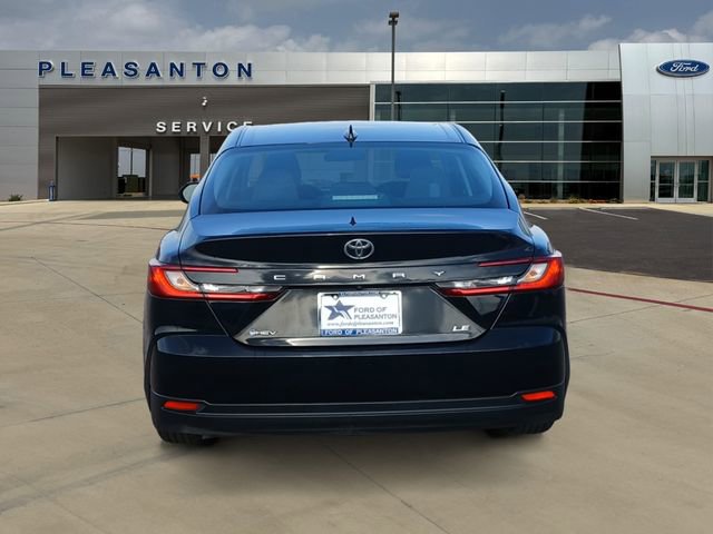 Used 2025 Toyota Camry LE FWD image 4