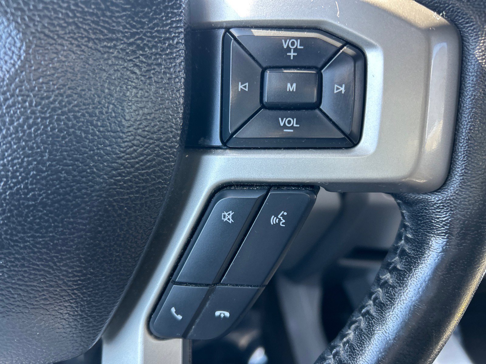 Certified 2018 Ford F150 Lariat w/ Equipment Group 502A Luxury image 26