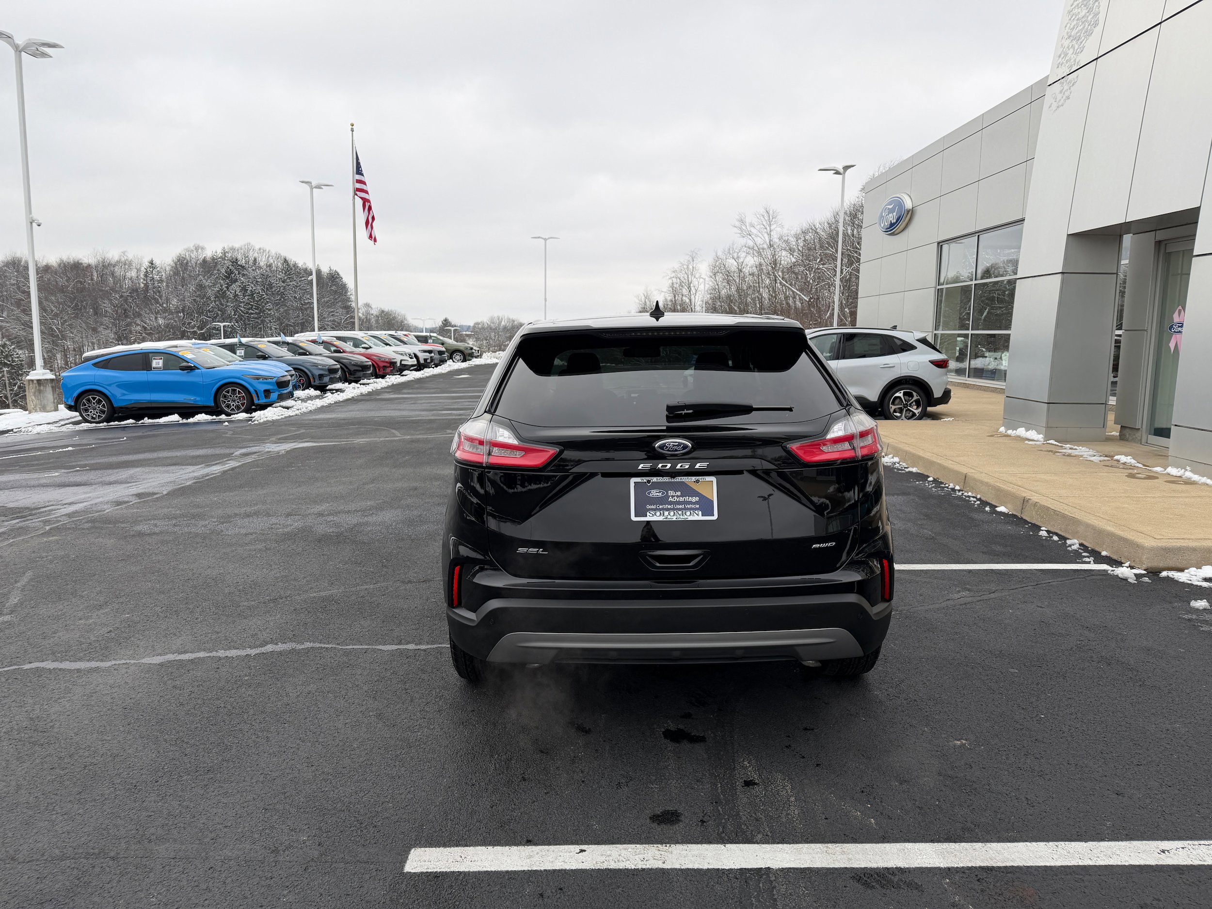 Certified 2024 Ford Edge SEL w/ Convenience Package AWD/4WD image 4