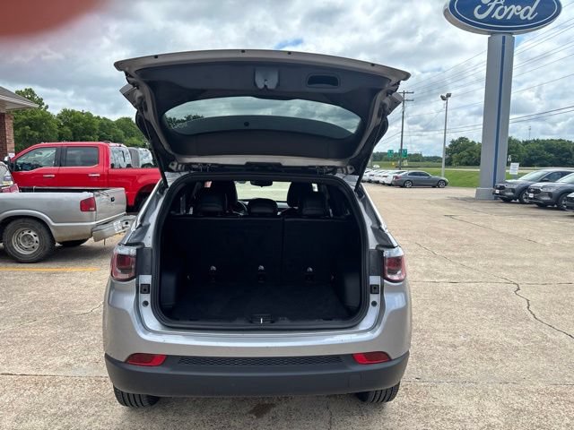 Used 2024 Jeep Compass Latitude AWD/4WD image 10