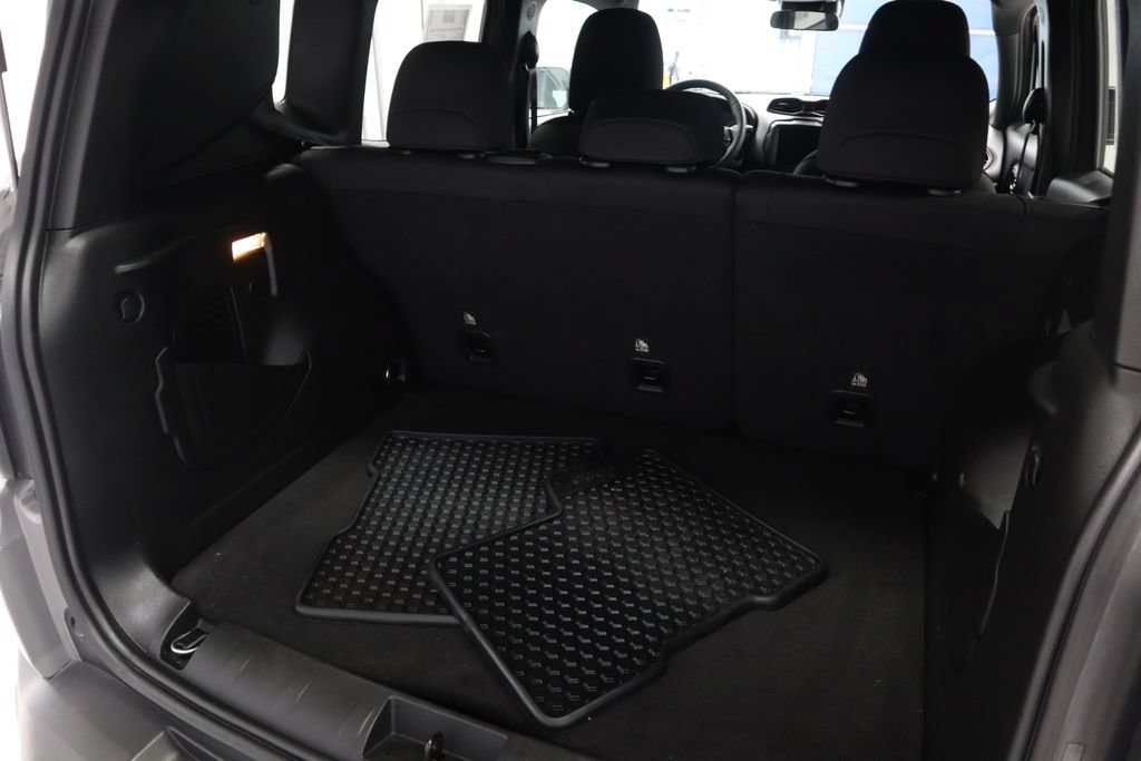 Used 2022 Jeep Renegade Altitude AWD/4WD image 16
