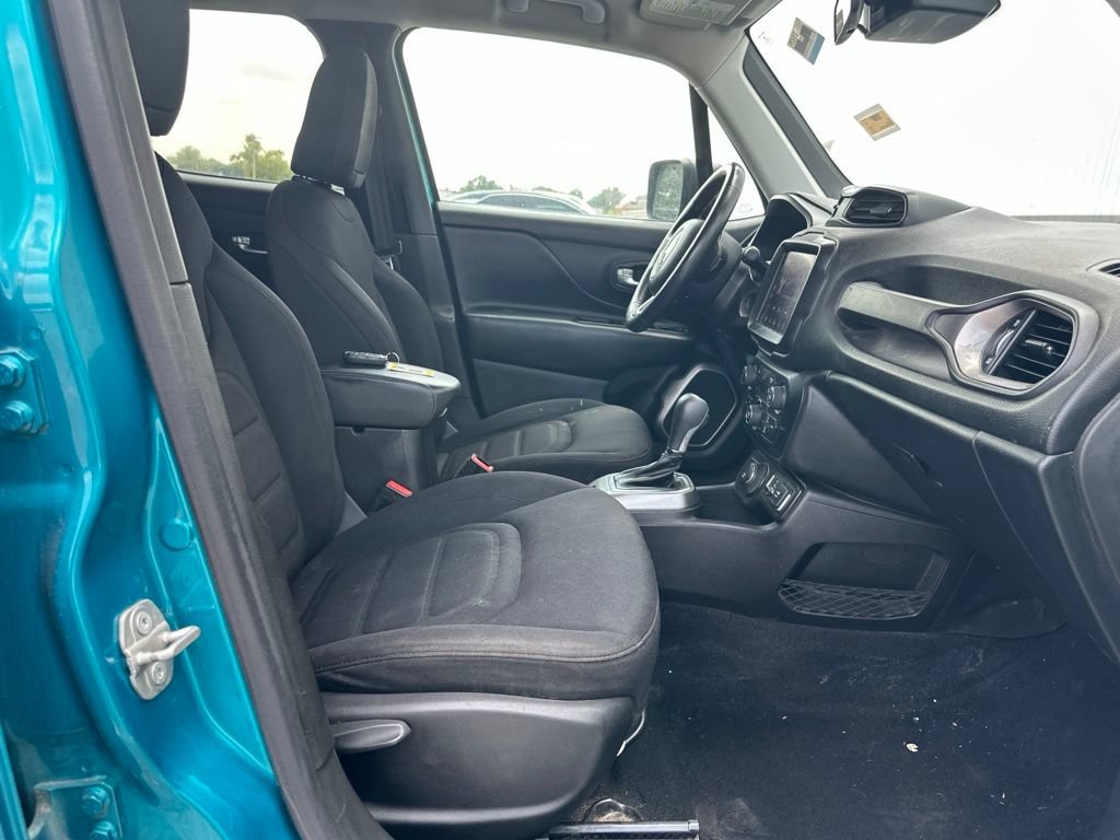 Used 2022 Jeep Renegade Latitude AWD/4WD image 30