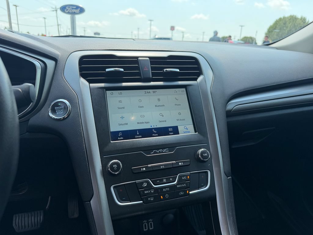 Certified 2020 Ford Fusion SE FWD image 19