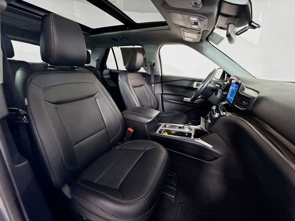 Certified 2022 Ford Explorer Limited w/ Equipment Group 301A image 32