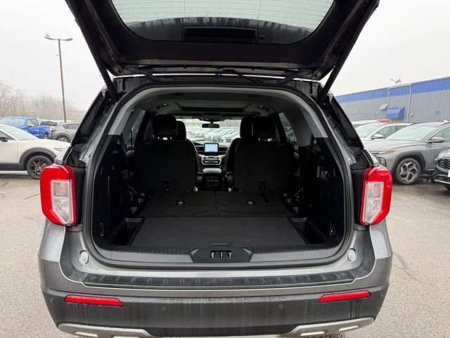Certified 2022 Ford Explorer XLT w/ Equipment Group 202A image 11