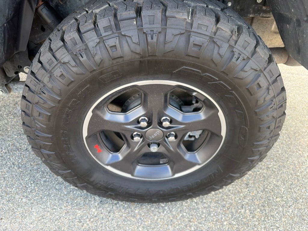 Used 2023 Jeep Gladiator Rubicon w/ LED Lighting Group AWD/4WD image 24