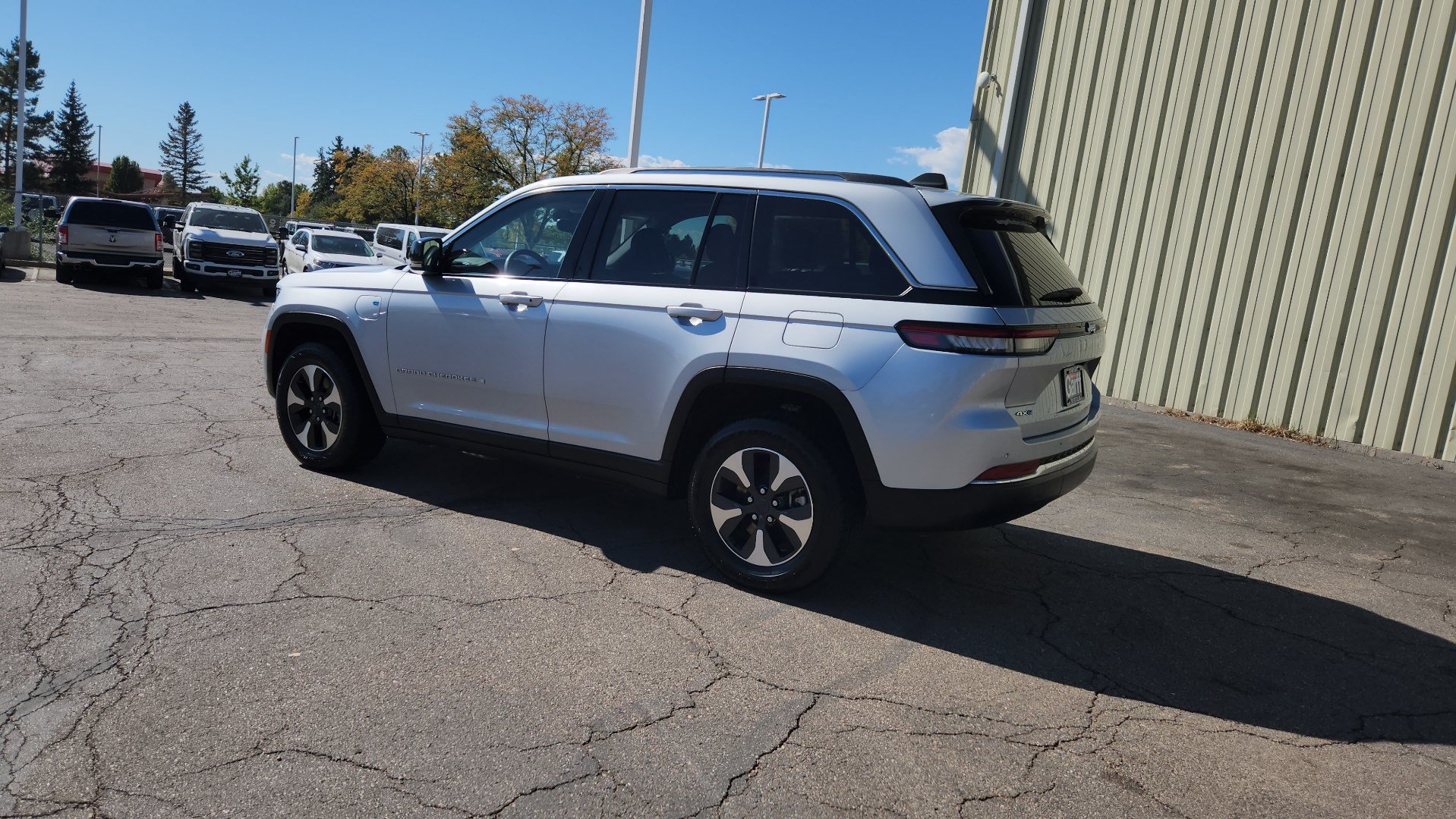 Used 2024 Jeep Grand Cherokee Limited 4xe AWD/4WD image 7