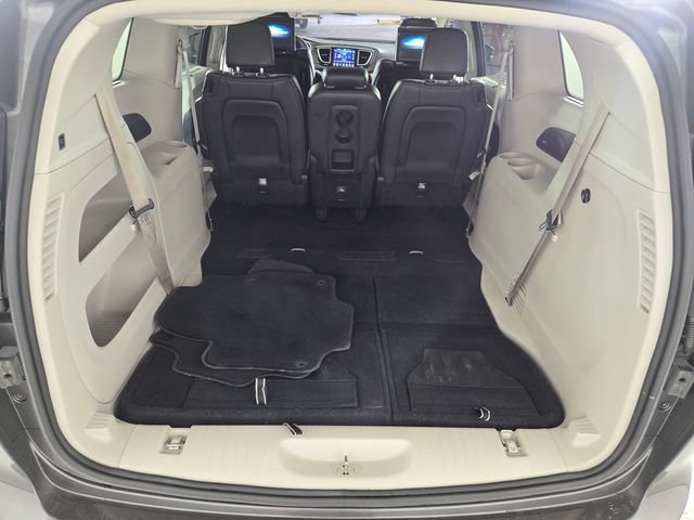 Used 2019 Chrysler Pacifica Touring-L Plus w/ Tire & Wheel Group FWD image 16