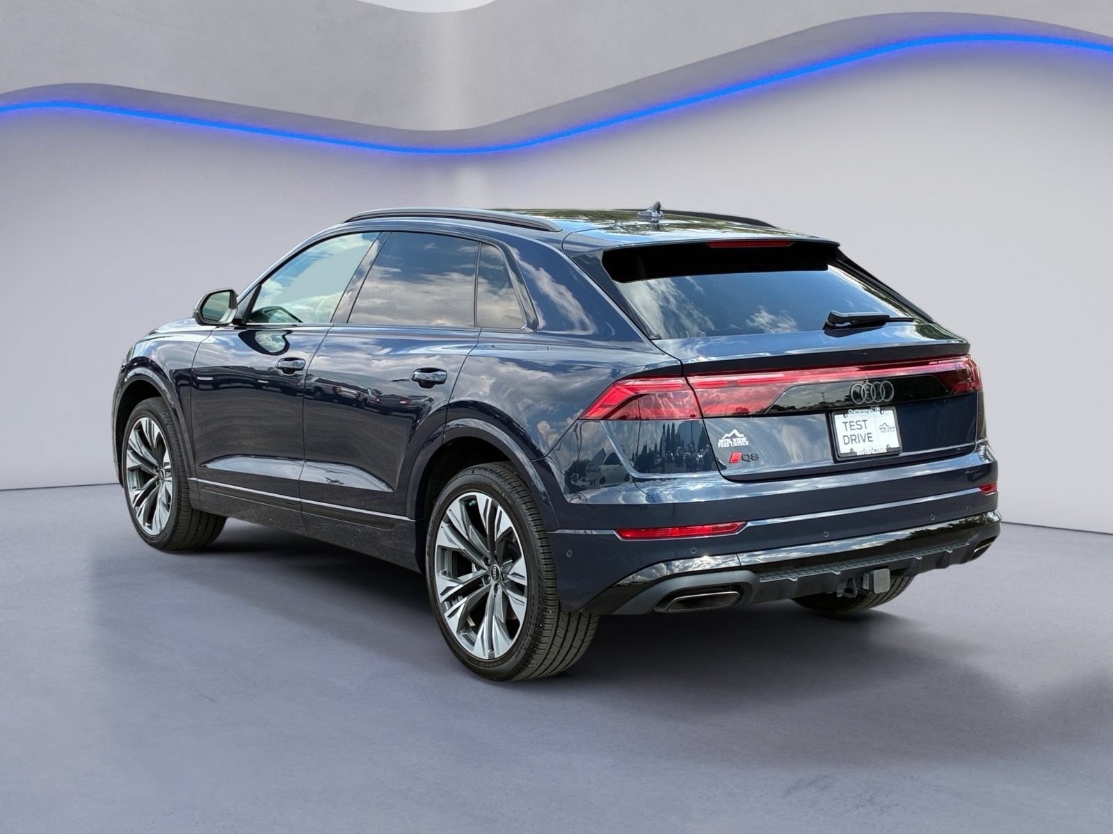 Used 2025 Audi Q8 Premium Plus AWD/4WD image 6