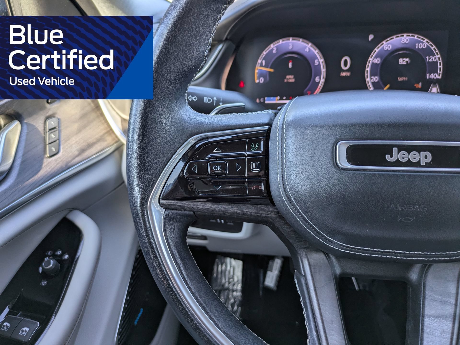 Used 2022 Jeep Grand Cherokee Overland w/ Luxury Tech Group IV AWD/4WD image 31