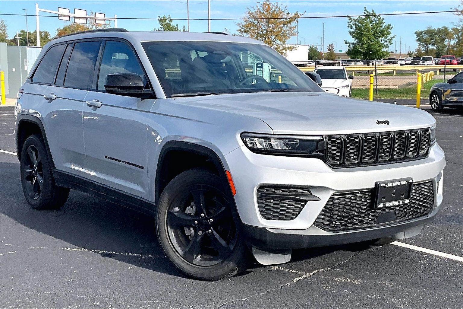 Used 2024 Jeep Grand Cherokee Altitude AWD/4WD image 37