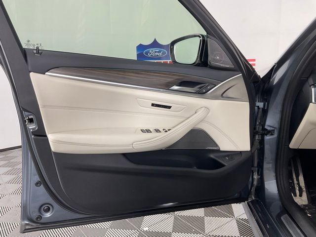 Used 2022 BMW 540i w/ Executive Package image 12