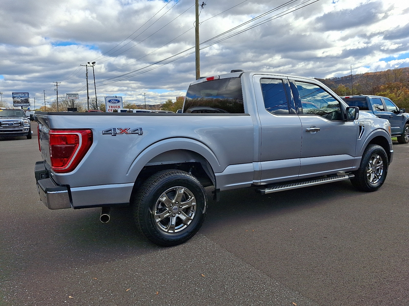 Certified 2022 Ford F150 XLT w/ Equipment Group 302A High image 11