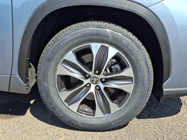 Used 2023 Toyota Highlander XLE FWD image 8