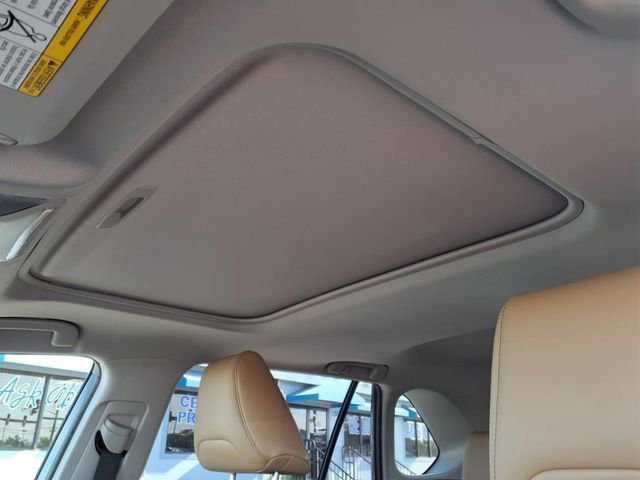 Used 2020 Toyota RAV4 Limited image 14