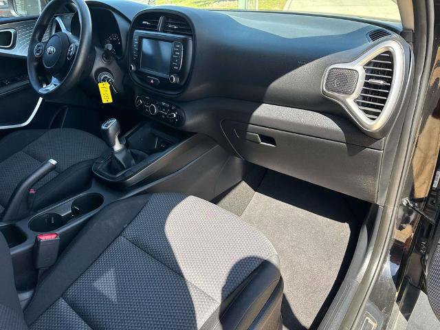 Used 2021 Kia Soul LX FWD image 16