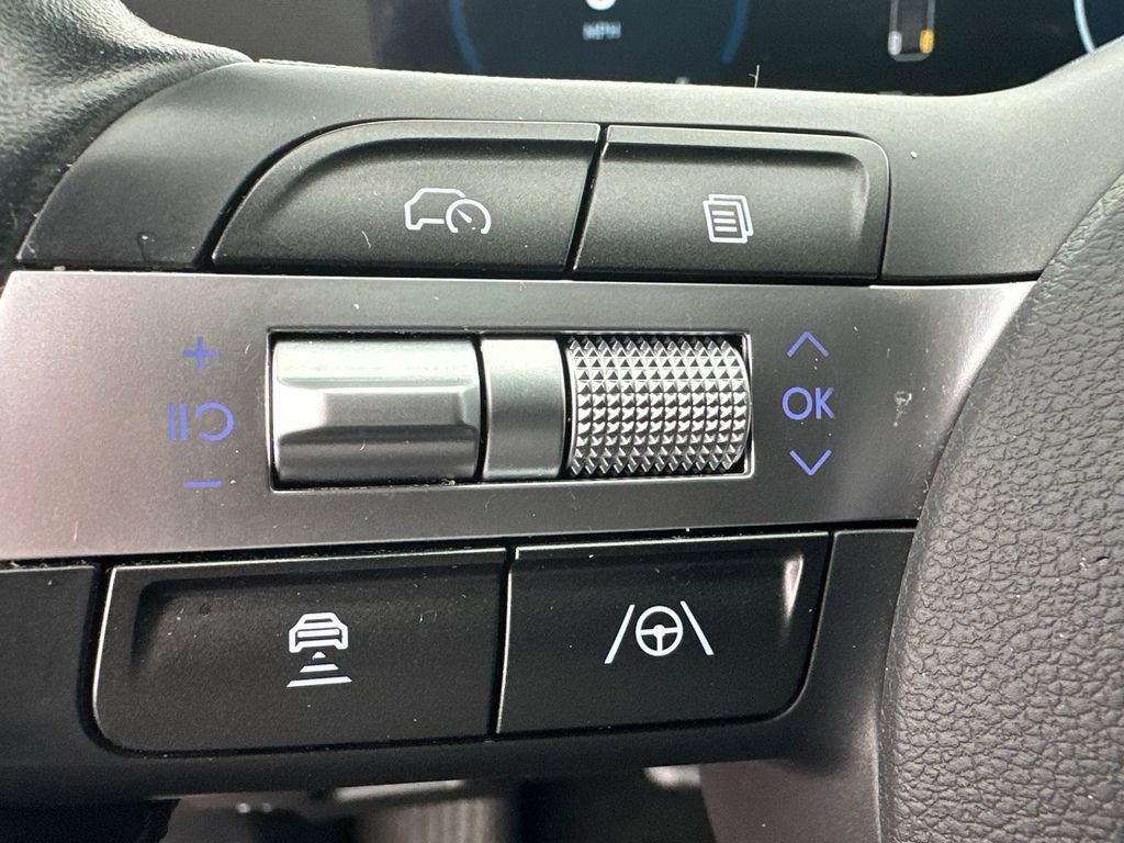 Used 2024 Hyundai Kona Limited FWD image 25