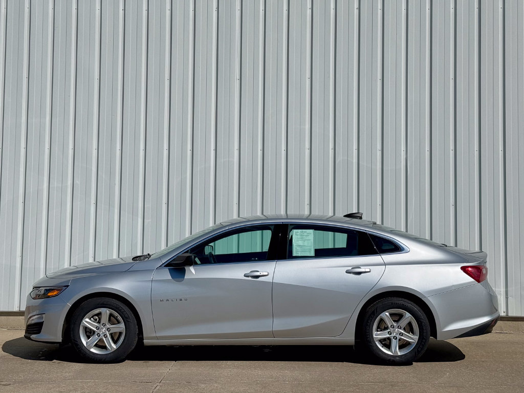 Used 2020 Chevrolet Malibu LS FWD image 3