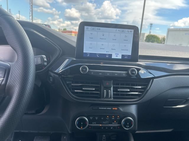 Certified 2025 Ford Escape ST-Line Select AWD/4WD image 22