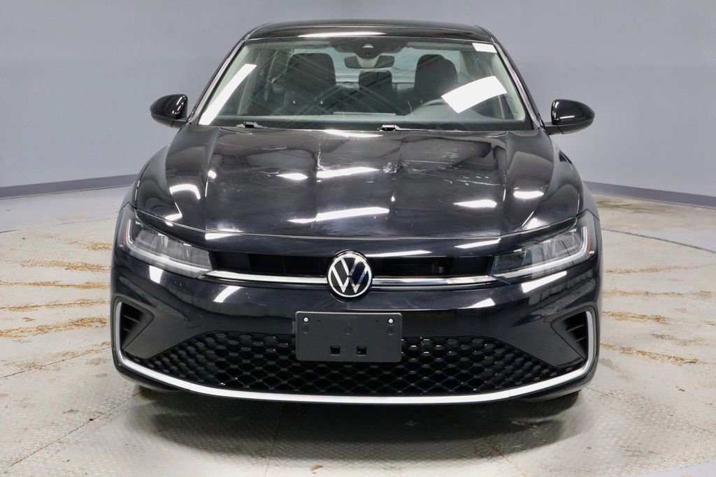 Used 2025 Volkswagen Jetta SE image 8