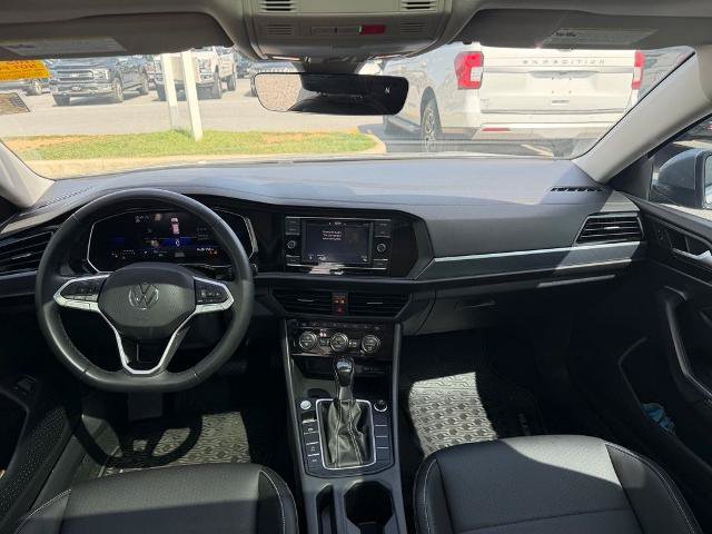 Used 2024 Volkswagen Jetta SE w/ Panoramic Sunroof Package FWD image 13