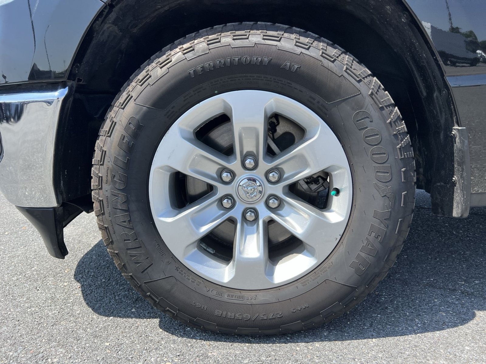 Used 2024 RAM 1500 Laramie AWD/4WD image 12