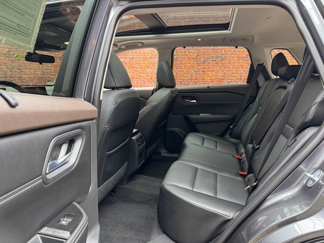 Used 2022 Nissan Rogue SV w/ SV Premium Package image 24