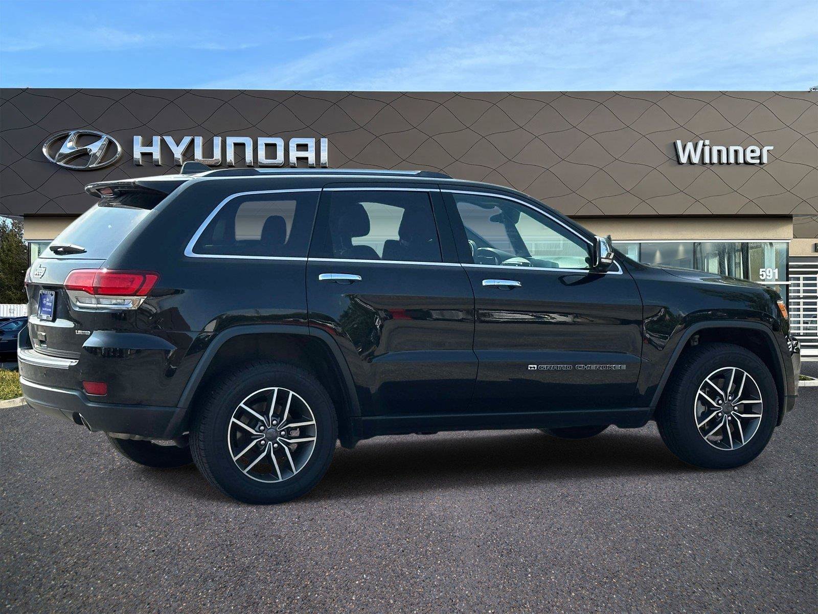 Used 2022 Jeep Grand Cherokee Limited AWD/4WD image 4