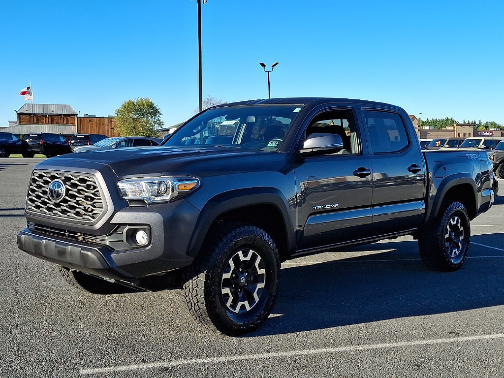 Used 2023 Toyota Tacoma TRD Off-Road AWD/4WD image 3