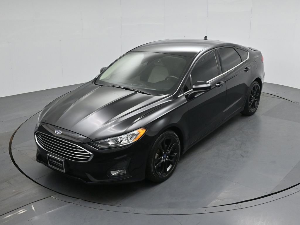 Certified 2020 Ford Fusion SE w/ Equipment Group 151A image 27