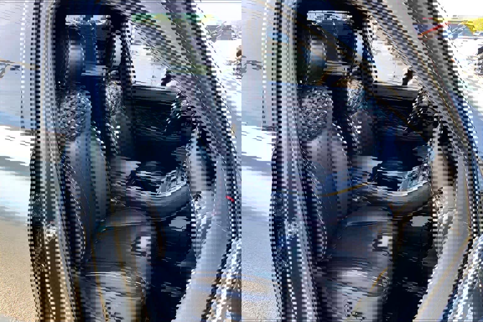 Used 2022 Hyundai Palisade Calligraphy image 9