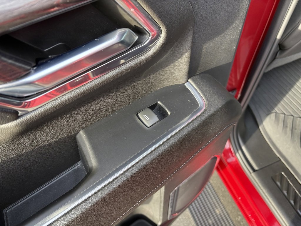 Used 2024 Chevrolet Silverado 1500 LTZ image 34