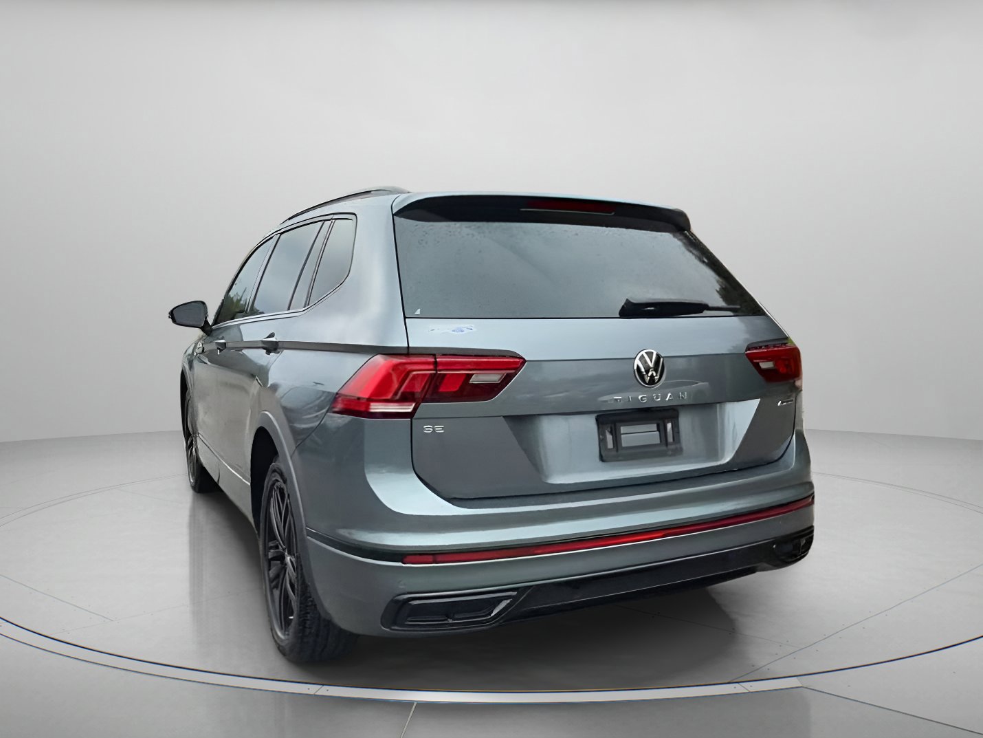 Used 2022 Volkswagen Tiguan SE R-Line image 15